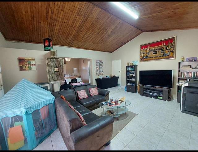 4 BEDROOM HOUSE FOR SALE IN LAUDIUM